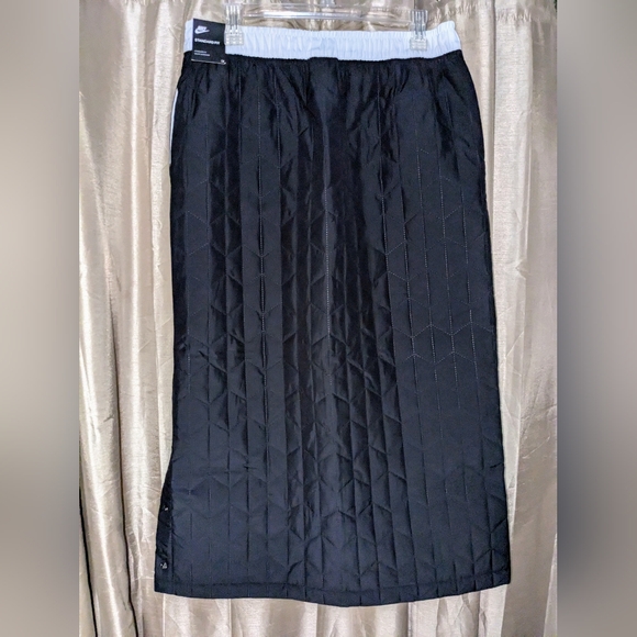 Nike Women's Sportswear Quilted Long Skirt medium. New with tags. - Picture 11 of 16
